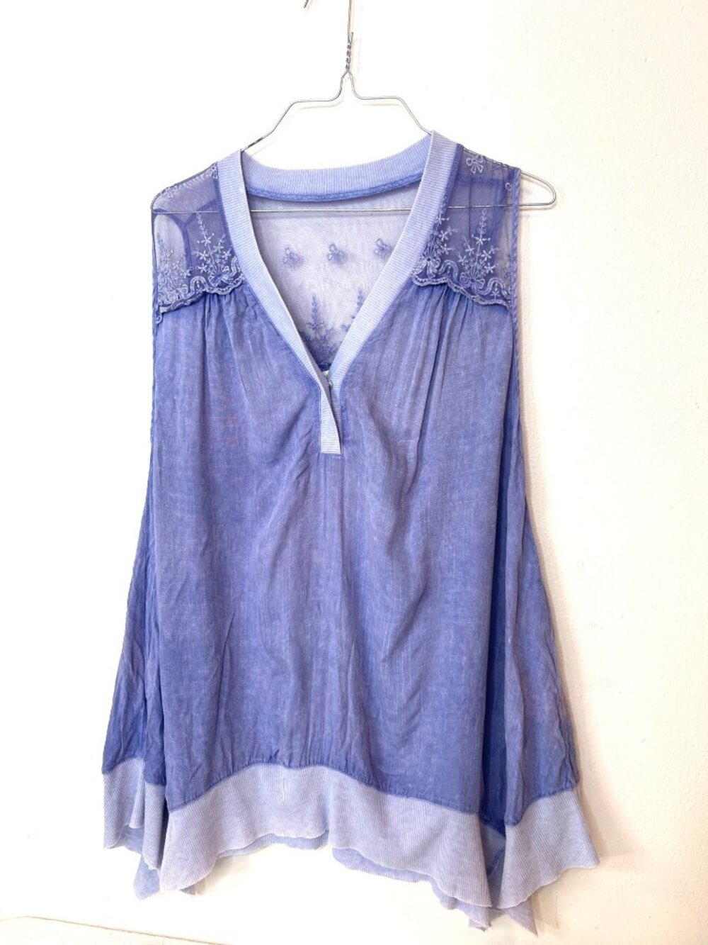 Umgee Blue Lace Yoke Sleeveless Tunic Top Boho Flowy Tank Med Fairy Embroidered - Picture 2 of 9
